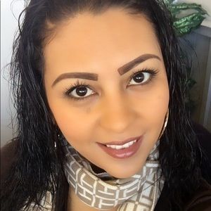 Meet your Posher, Yesenia